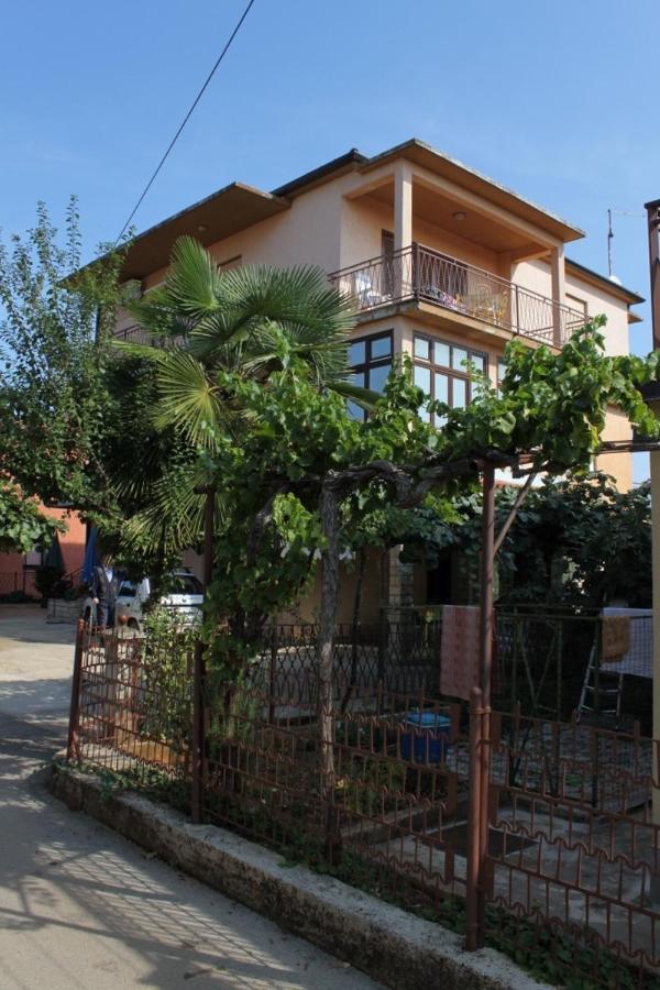 Apartments With A Parking Space Umag - 7110 Экстерьер фото